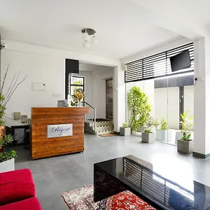 Regent Heights Aparthotel